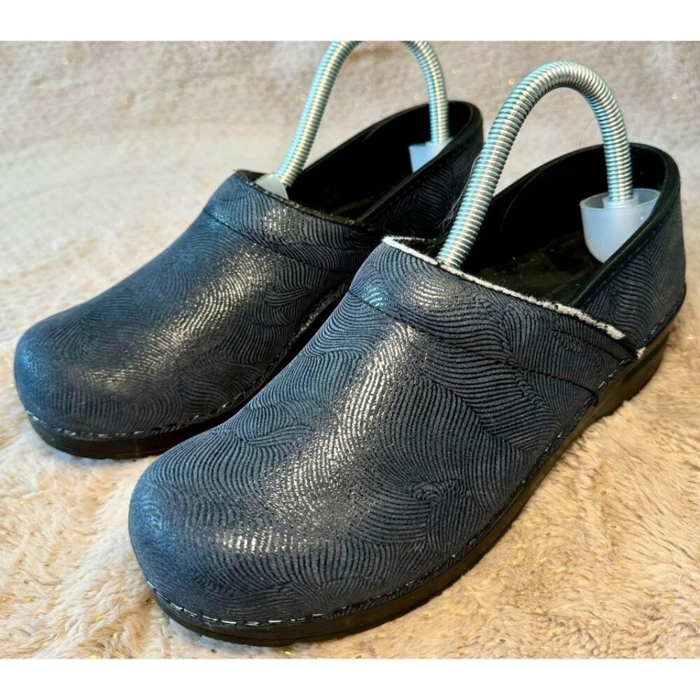 Sanita Women’s Slip-on Clogs Size 7 Blue